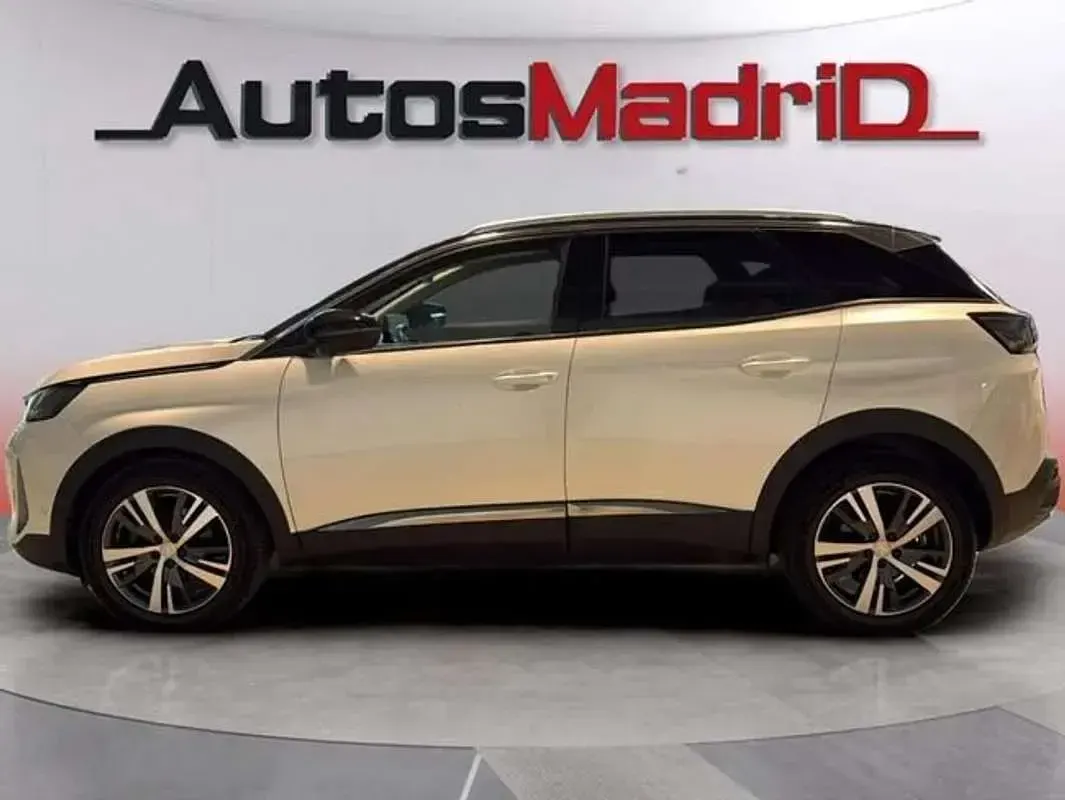 Usado Peugeot 3008 Allure 131 CV (96 kW) 2021 Blanco SUV