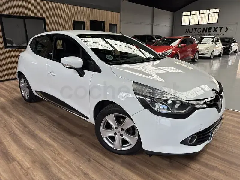 Usado Renault Clio IV Dynamique 90 CV (66 kW) 2014 Blanco Berlina