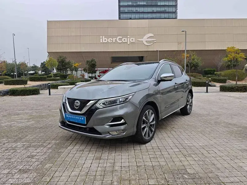 Usado Nissan Qashqai 140 CV (102 kW) 2020 Gris / plata SUV