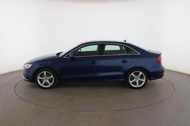 Usado Audi A3 Attraction 125 CV (91 kW) 2016 Azul Berlina