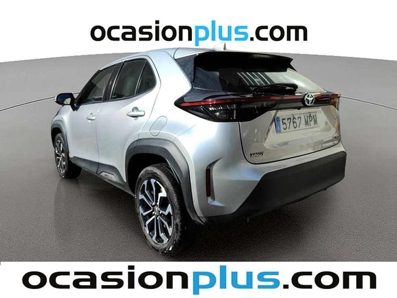 Usado Toyota Yaris Cross Active 116 CV (85 kW) 2024 Plateado SUV