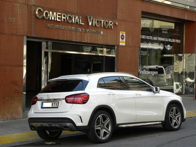 Usado Mercedes GLA200 136 CV (100 kW) 2019 Blanco SUV