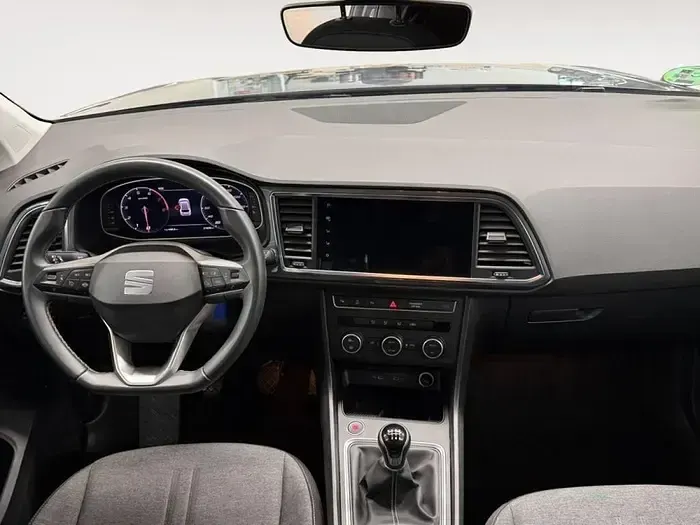 Usado Seat Ateca Style 150 CV (110 kW) 2025 Gris SUV