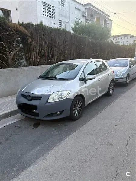 Usado Toyota Auris Luna 126 CV (92 kW) 2009 Gris / plata Utilitario