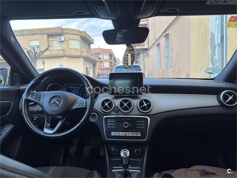 Usado Mercedes CLA200 136 CV (100 kW) 2017 Marrón Berlina