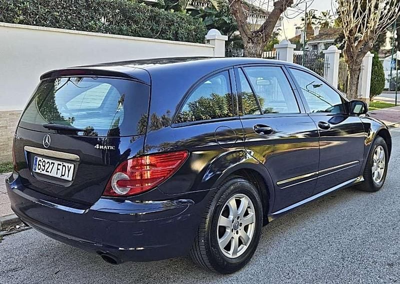 Usado Mercedes R320 272 CV (200 kW) 2006 Negro Monovolumen