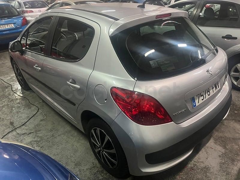 Usado Peugeot 207 75 CV (55 kW) 2007 Gris / plata Berlina