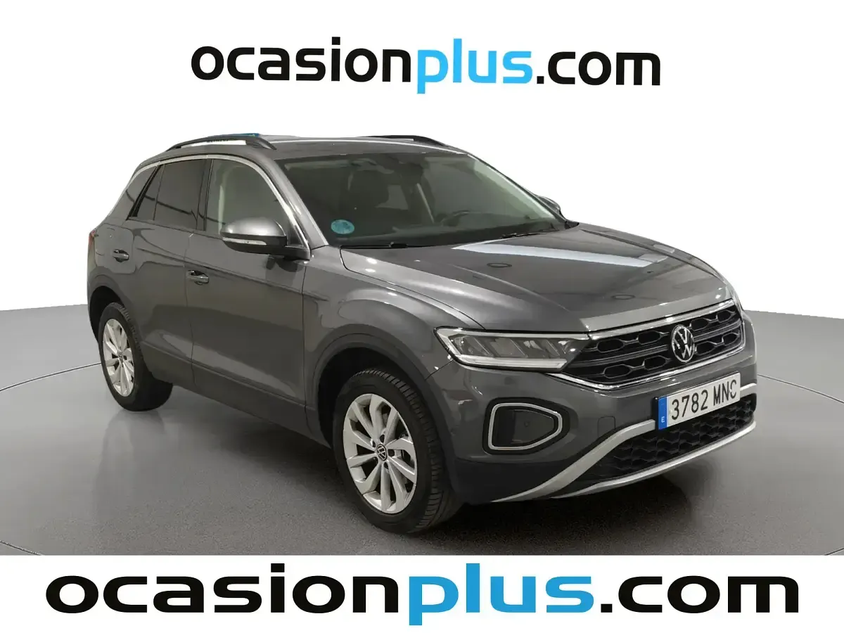 Usado VW T-Roc Life 110 CV (80 kW) 2024 Gris / plata SUV