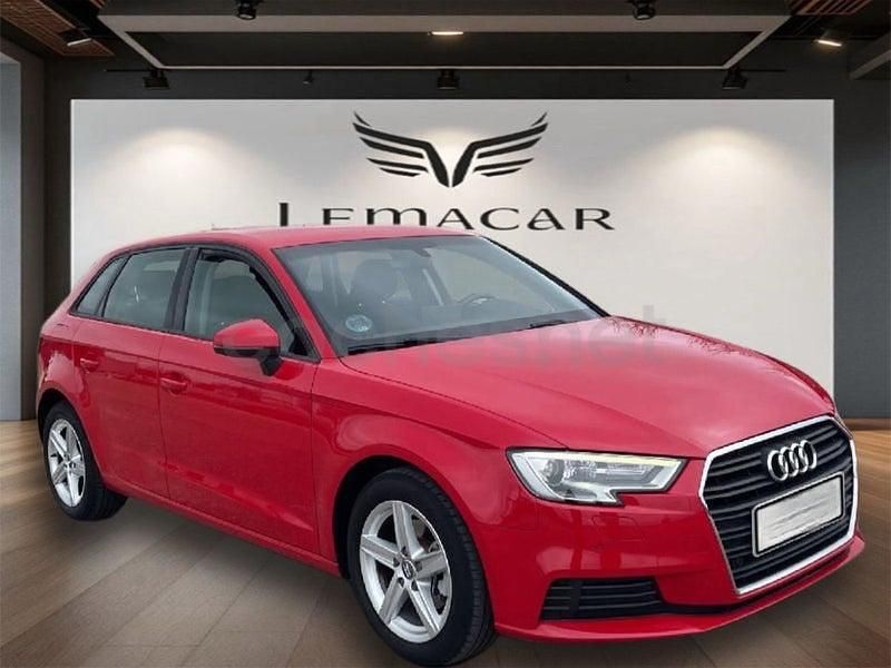 Usado Audi A3 116 CV (85 kW) 2020 Rojo Berlina