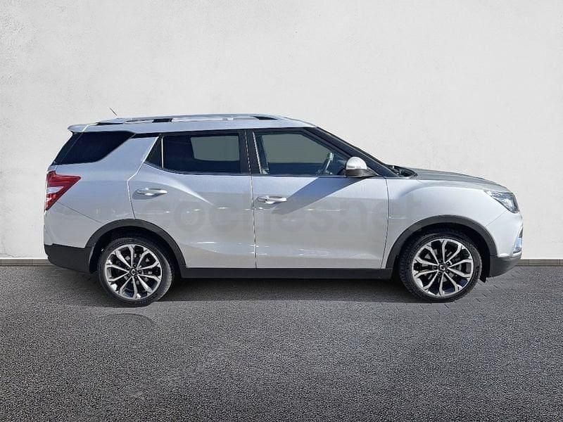 Usado Ssangyong (KGM) XLV 128 CV (94 kW) 2019 Beige SUV