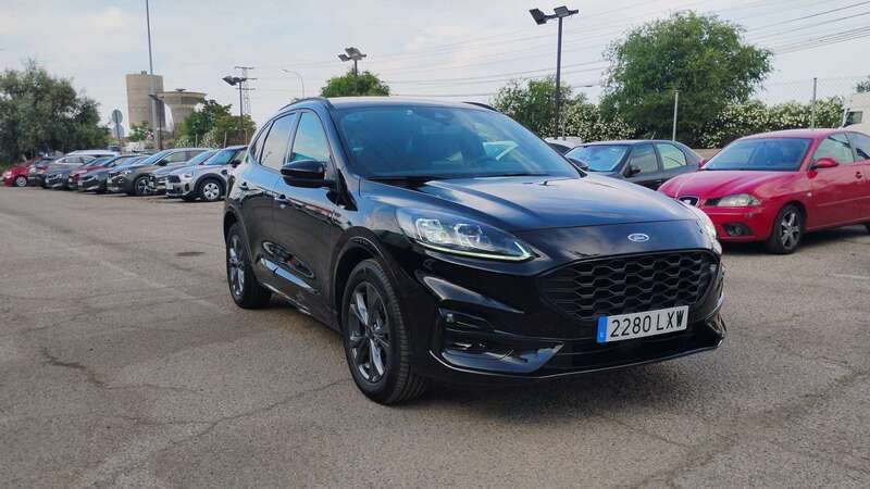 Negro Usado 2022 Ford Kuga ST-Line SUV | 22.490 € (Precio justo) - Imagen 1/4