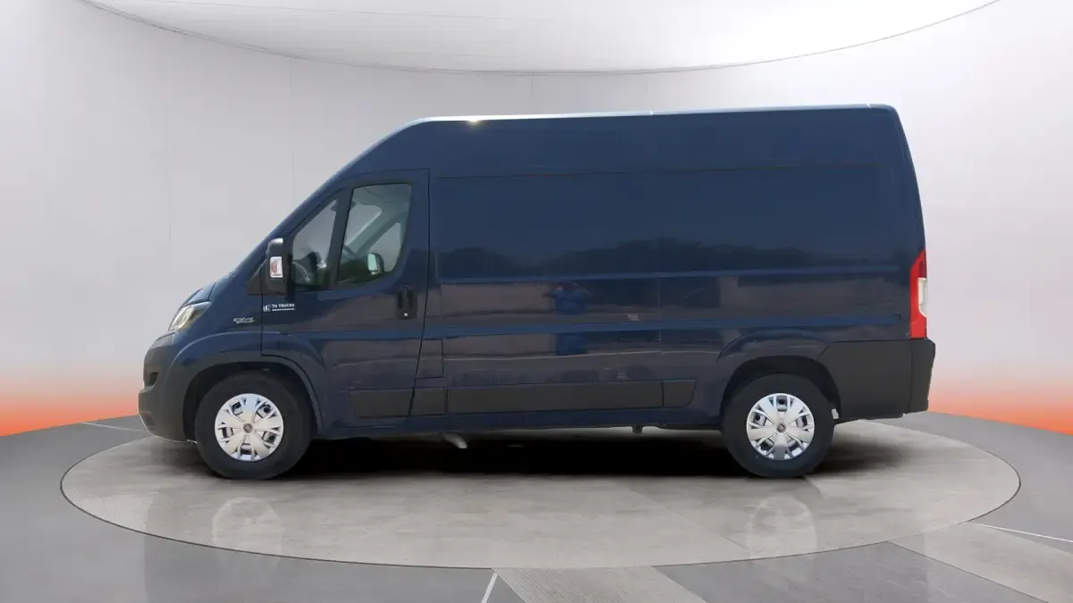 Usado Fiat Ducato 136 CV (100 kW) 2020 Gris Van