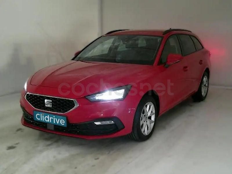 Usado Seat Leon Style 150 CV (110 kW) 2020 Rojo Familiar