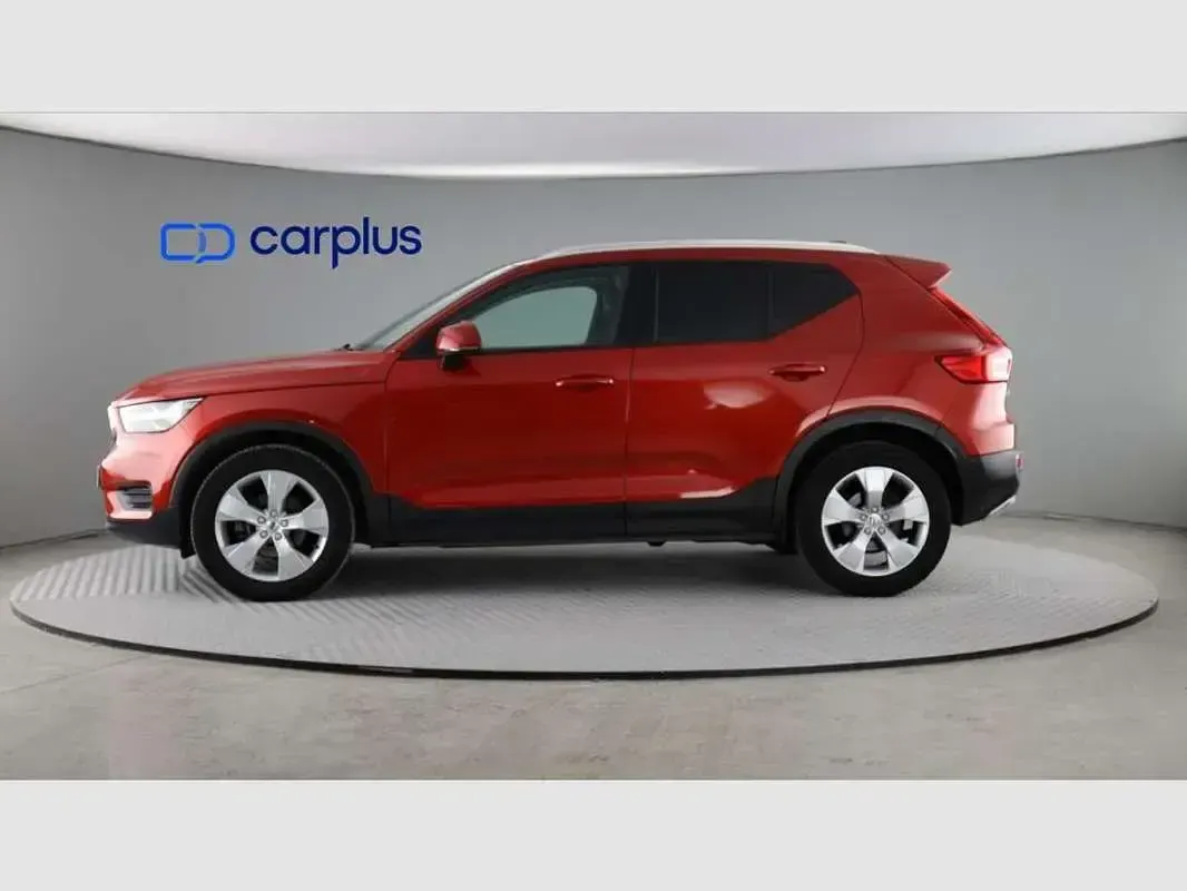 Usado Volvo XC40 Momentum 163 CV (119 kW) 2020 Rojo SUV