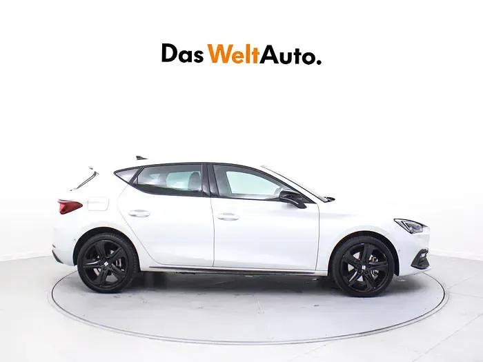 Usado Seat Leon FR 204 CV (150 kW) 2025 Blanco