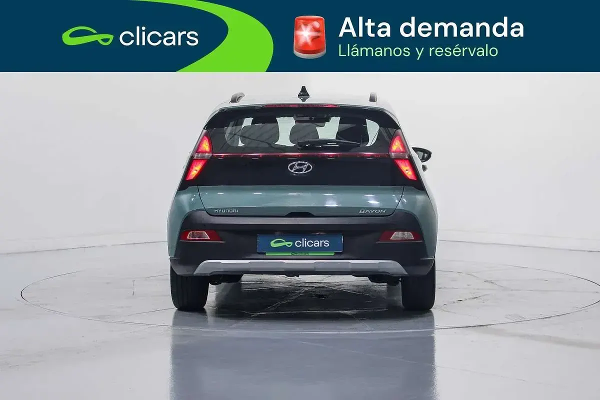 Usado Hyundai Bayon 84 CV (61 kW) 2023 Gris SUV