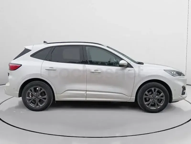 Usado Ford Kuga ST-Line 225 CV (165 kW) 2022 Blanco SUV