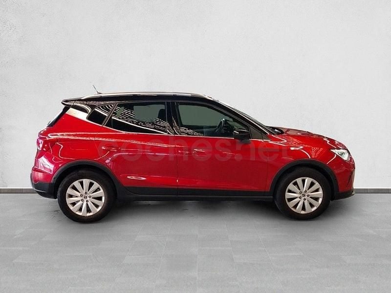 Usado Seat Arona Xperience 110 CV (80 kW) 2022 Granate SUV