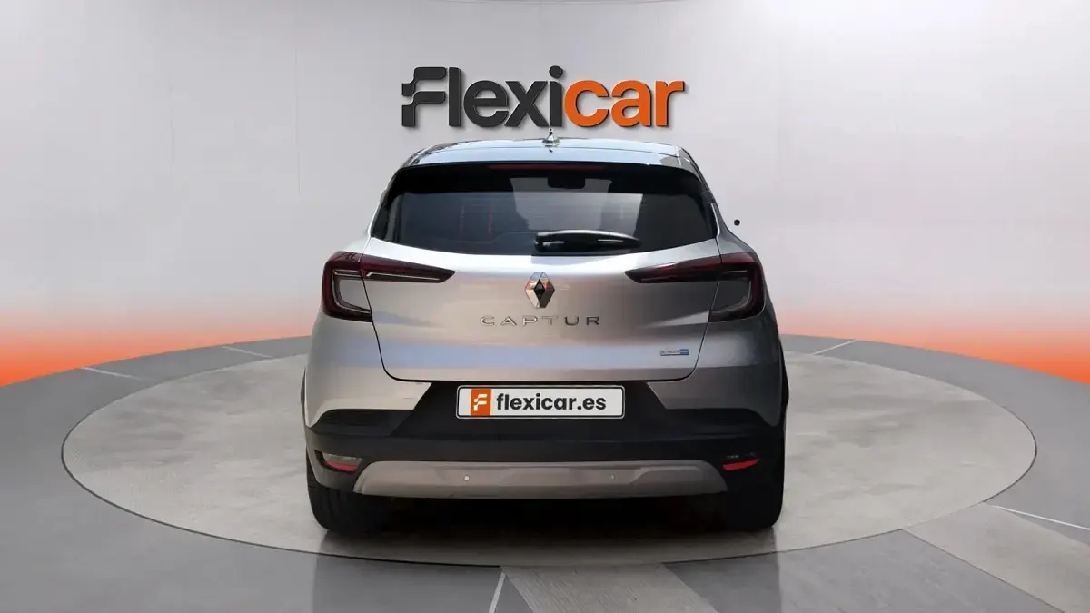 Usado Renault Captur Engineered 145 CV (106 kW) 2022 Gris SUV