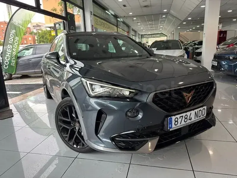 Usado Cupra Formentor 204 CV (150 kW) 2022 Gris / plata SUV