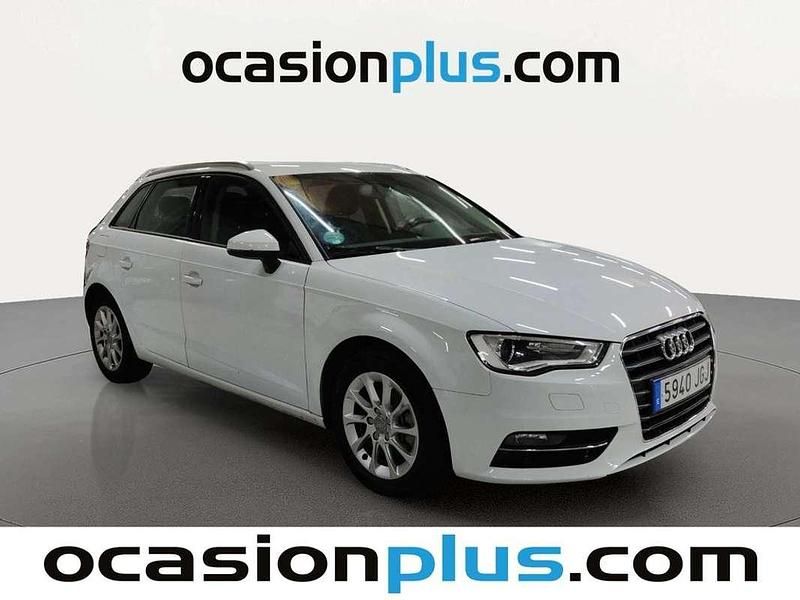 Usado Audi A3 Sportback 110 CV (80 kW) 2015 Blanco Utilitario
