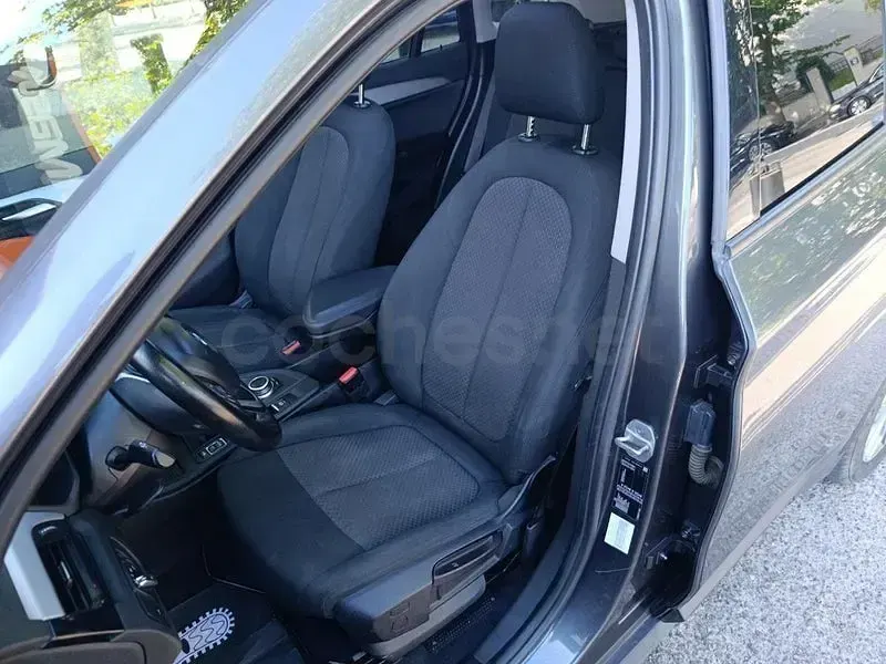 Usado BMW X1 136 CV (100 kW) 2021 Gris / plata SUV