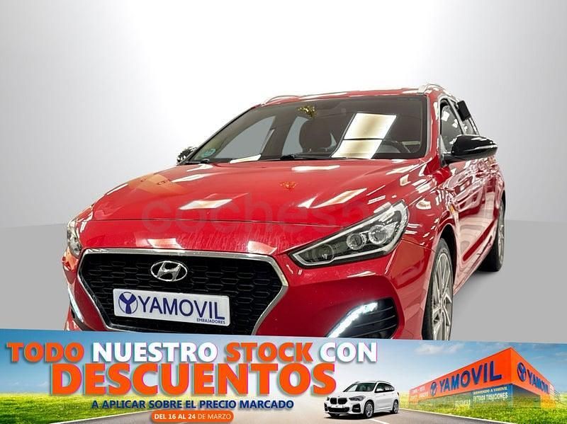 Usado Hyundai i30 GO! 140 CV (102 kW) 2018 Rojo Familiar