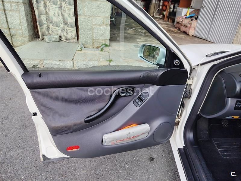 Blanco Usado 2002 Seat Leon Berlina | 2400 € (Precio justo) - Imagen 1/4