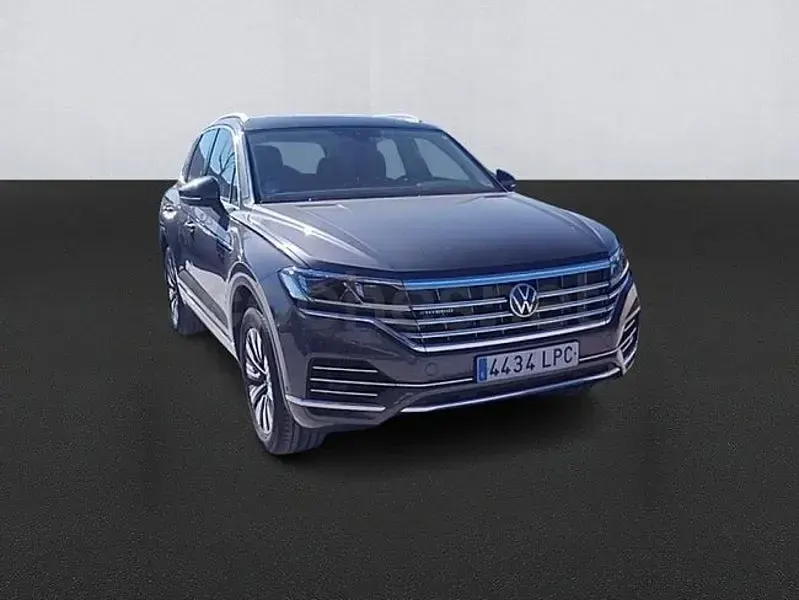 Usado VW Touareg 381 CV (280 kW) 2021 Gris / plata SUV
