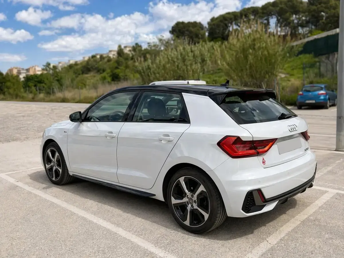 Usado Audi A1 Sportback S-Line 116 CV (85 kW) 2019 Blanco Utilitario