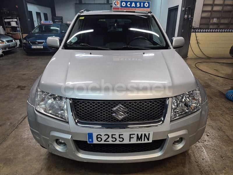 Usado Suzuki Grand Vitara 106 CV (77 kW) 2007 Gris / plata SUV