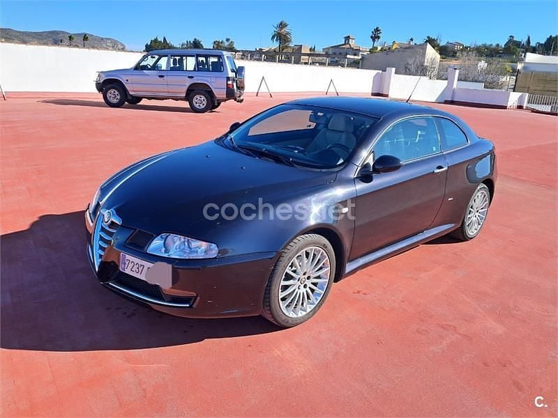 Negro Usado 2008 Alfa Romeo GT Distinctive Coupe | 5900 € (Precio justo) - Imagen 1/4