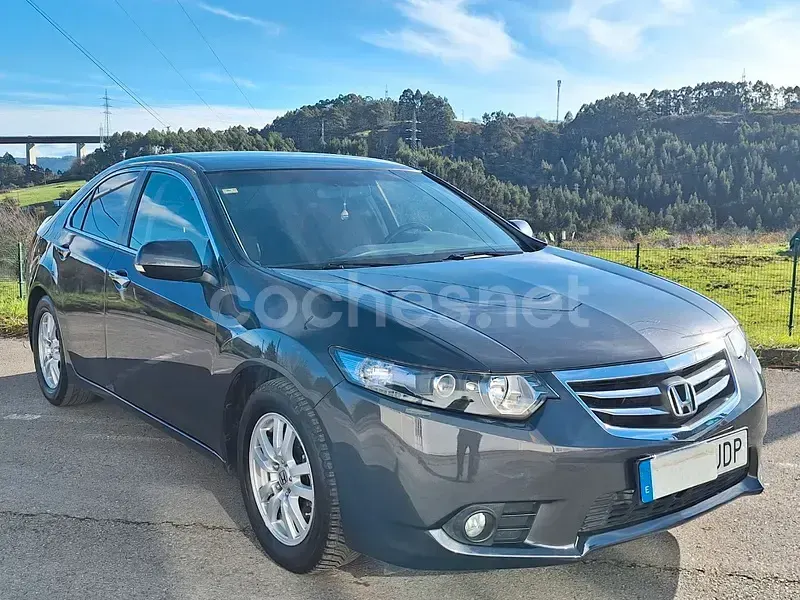 Usado Honda Accord Elegance 150 CV (110 kW) 2015 Gris / plata Berlina