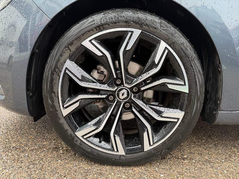 Usado Renault Clio V Zen 90 CV (66 kW) 2022 Gris Berlina