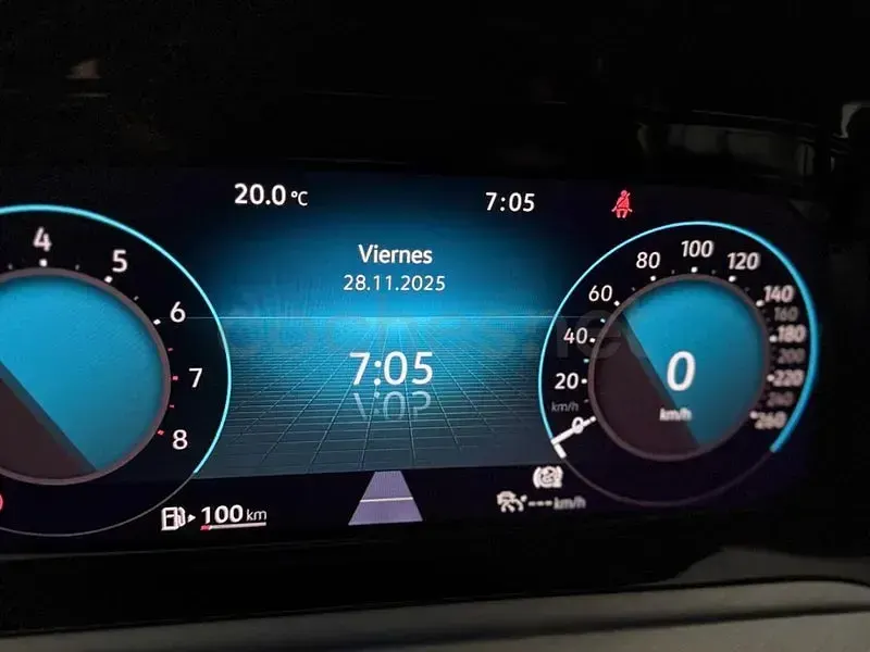 Usado VW Golf VIII 110 CV (80 kW) 2023 Gris / plata Berlina