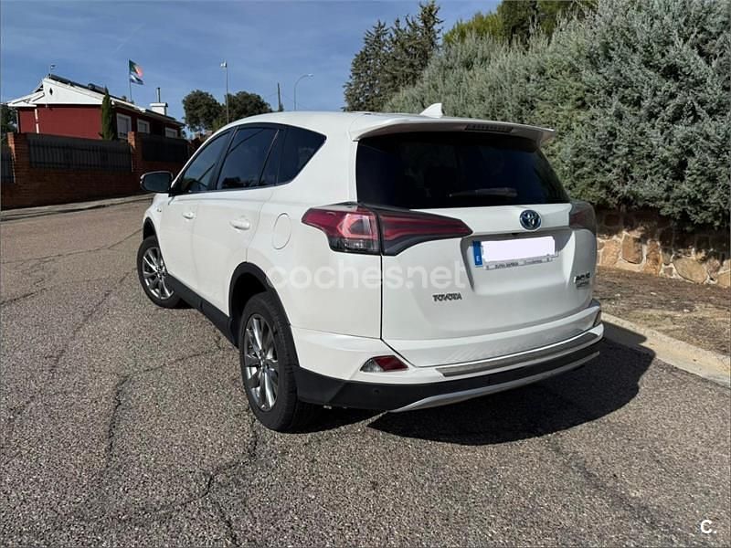 Usado Toyota RAV4 Hybrid Executive 197 CV (144 kW) 2017 Blanco SUV
