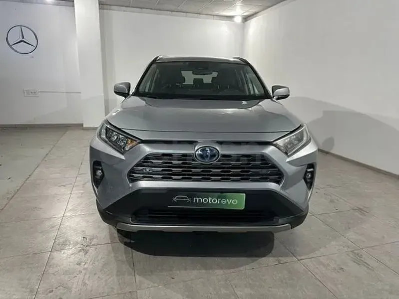 Usado Toyota RAV4 Hybrid Advance 218 CV (160 kW) 2022 Gris / plata SUV