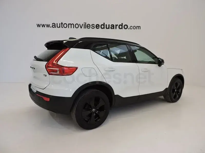 Usado Volvo XC40 Momentum 163 CV (119 kW) 2021 Blanco SUV