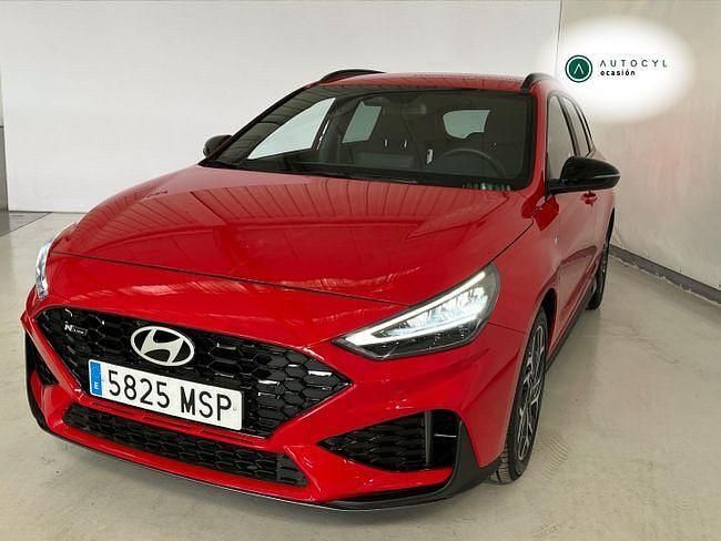 Usado Hyundai i30 N Line 100 CV (73 kW) 2024 Rojo Familiar