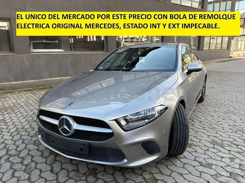 Usado Mercedes A180 116 CV (85 kW) 2020 Gris / plata Berlina