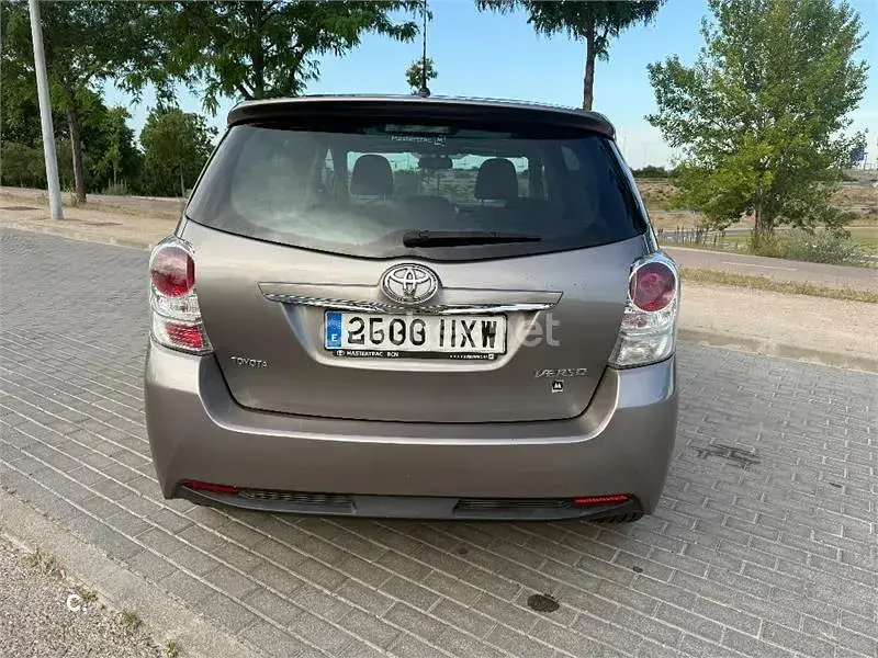Usado Toyota Verso Advance 112 CV (82 kW) 2014 Beige Monovolumen