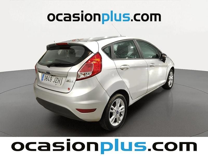 Usado Ford Fiesta Trend 82 CV (60 kW) 2017 Gris plata Utilitario