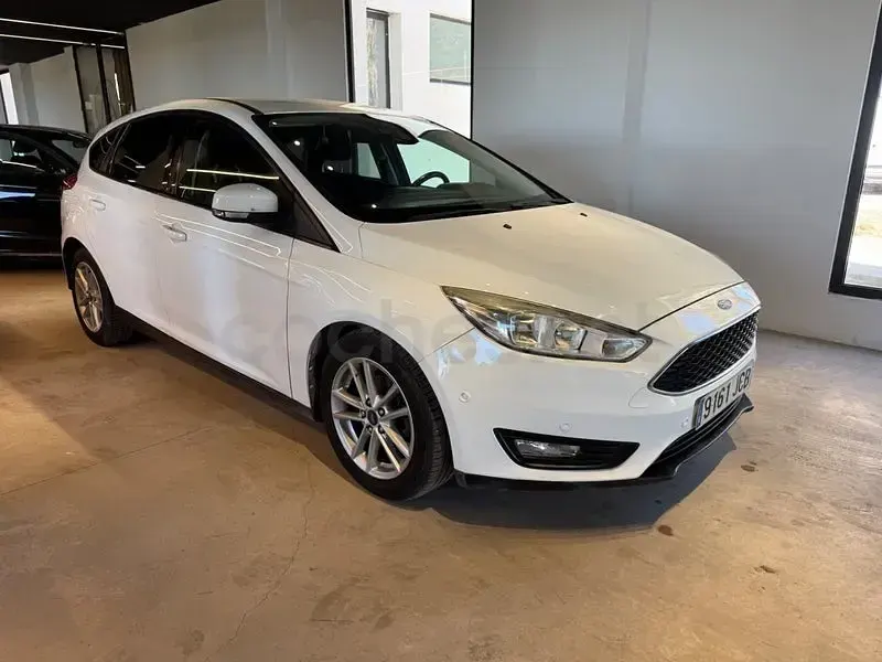 Usado Ford Focus Titanium 125 CV (91 kW) 2015 Blanco Berlina