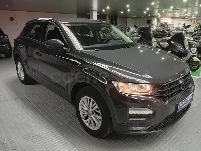 Usado VW T-Roc Edition 110 CV (80 kW) 2021 Gris / plata SUV