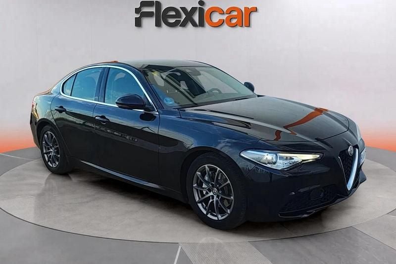 Negro Usado 2017 Alfa Romeo Giulia Super Berlina | 21.990 € (Caro) - Imagen 1/4