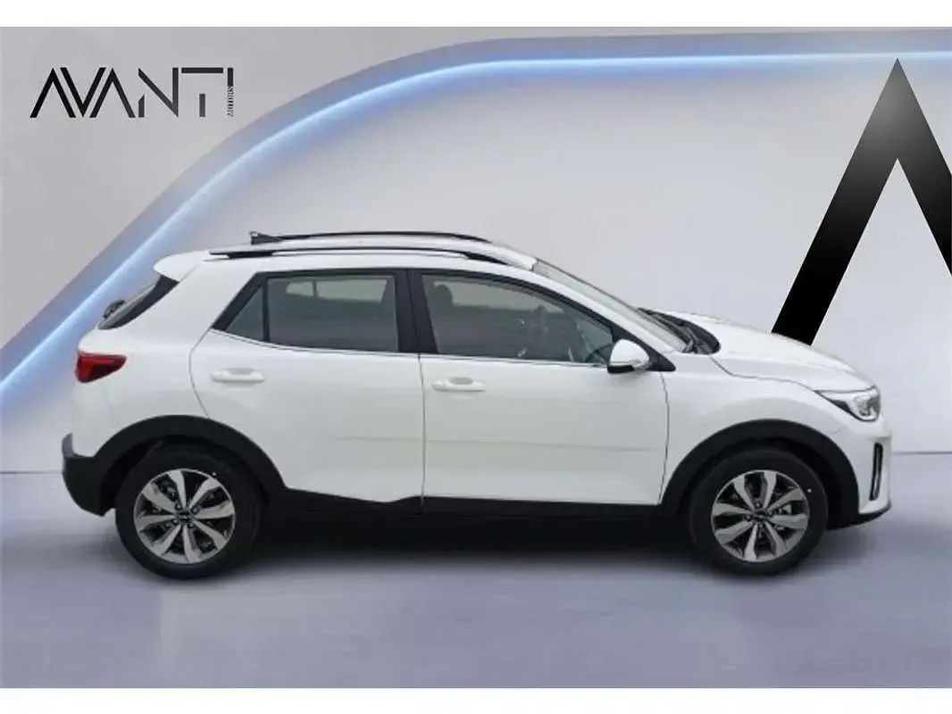 Usado Kia Stonic 101 CV (74 kW) 2024 Blanco SUV
