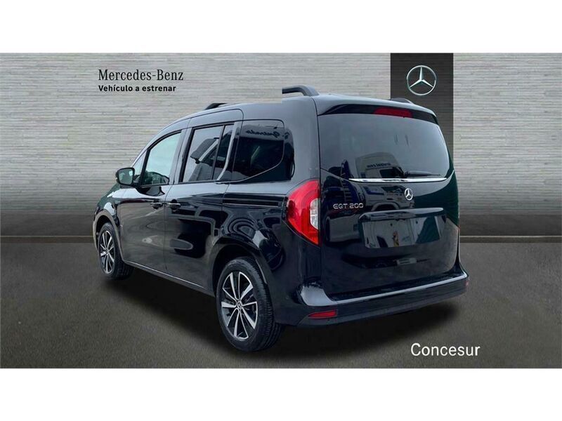Usado Mercedes EQT200 89 kW (122 CV) 2024 Negro Monovolumen