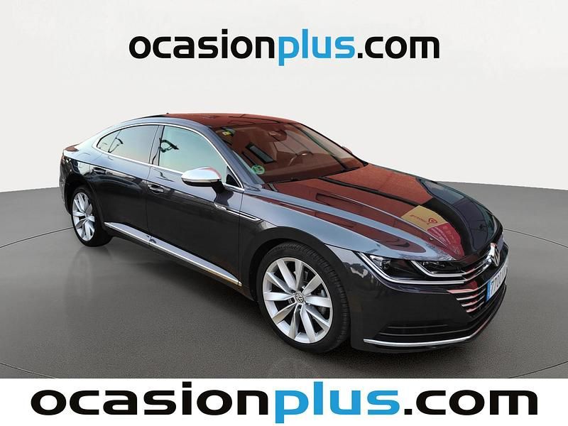 Usado VW Arteon Elegance 190 CV (139 kW) 2018 Gris / plata Berlina