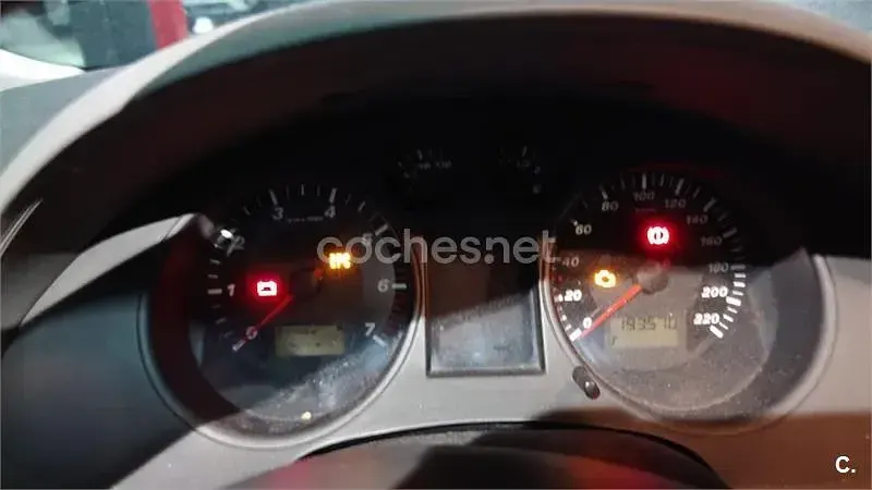 Usado Seat Ibiza Stella 75 CV (55 kW) 2003 Verde Utilitario