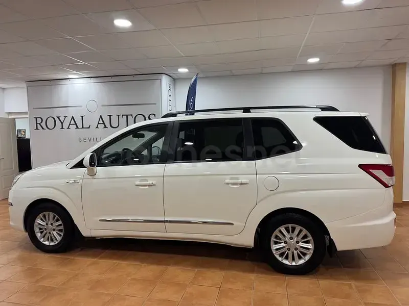 Usado SsangYong Rodius 155 CV (114 kW) 2014 Blanco Monovolumen